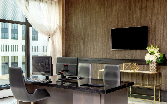 DoubleTree by Hilton Youngstown Downtown