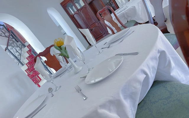 Kamsa Royal Guest House - Waterkloof Ridge
