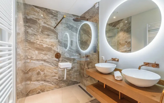 Inviting Apartment With a Garden