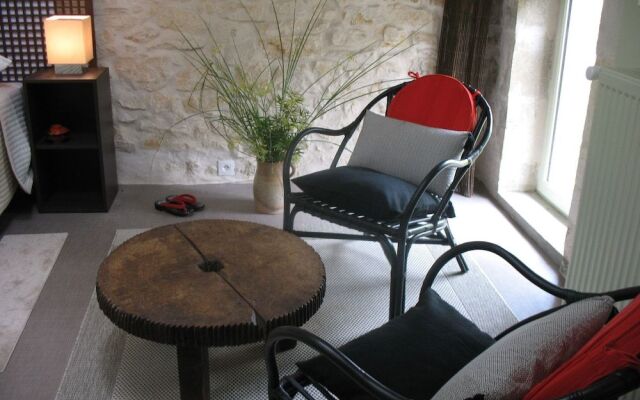 Pavillion du Chateau de Saint Augustin