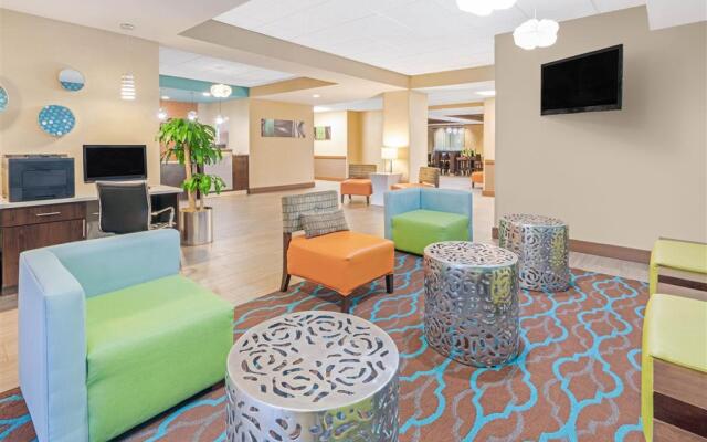 La Quinta Inn & Suites by Wyndham Midwest City - Tinker AFB