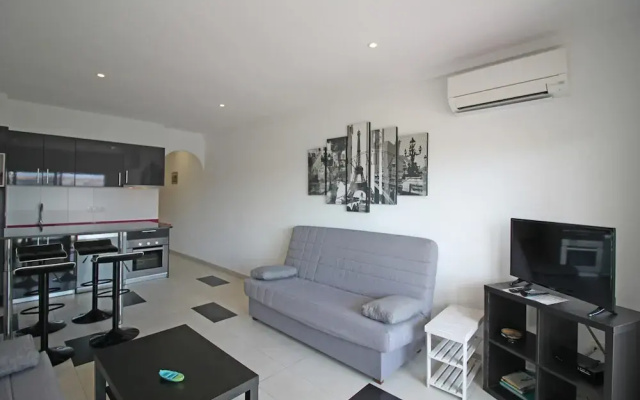 Apartment in Empuriabrava With Canal Views