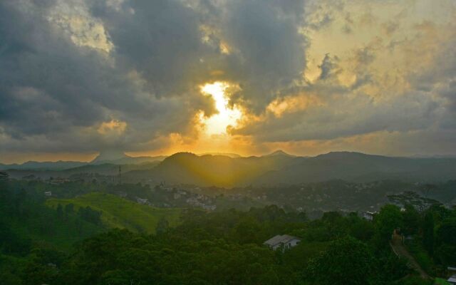 Kandy Highland Hotel