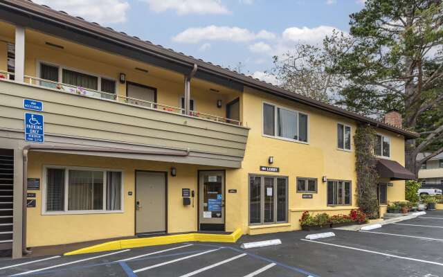 Best Western Carmel's Town House Lodge