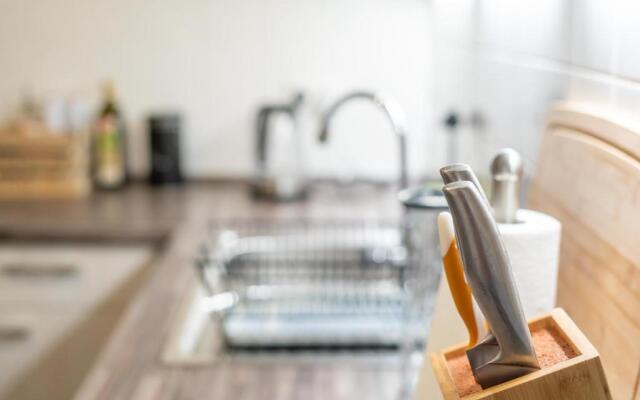 2 Bedroom 65qm - Kitchen - Central - Netflix
