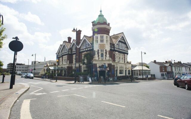 The Railway Hotel Worthing