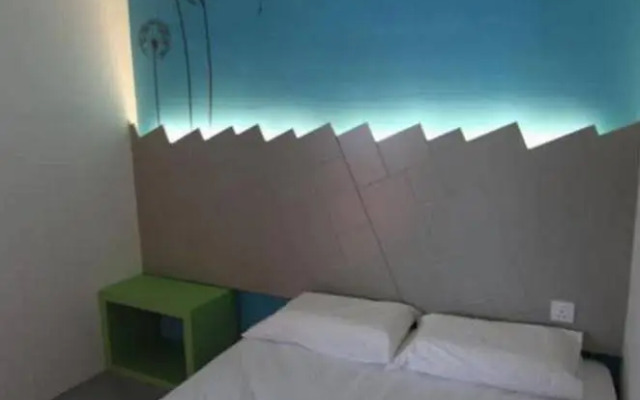 Warm Blanket Hotel - Hostel