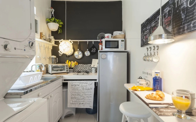 Black & White Apartment