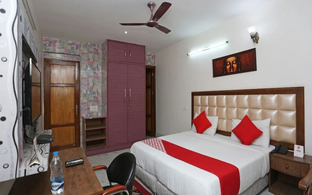 OYO 14445 Cyber Inn