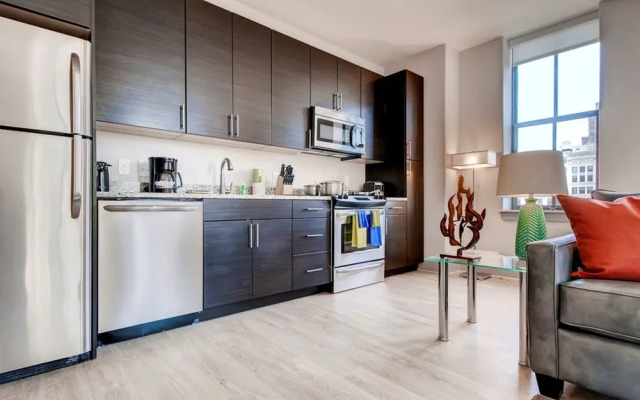10 Light by Global Luxury Suites