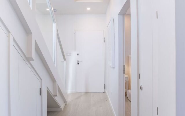 Palm Grove Villas & Hotel