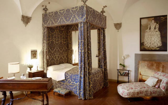 Castello Lorenzo Heart of Tuscany Renaissance Villa With Pool