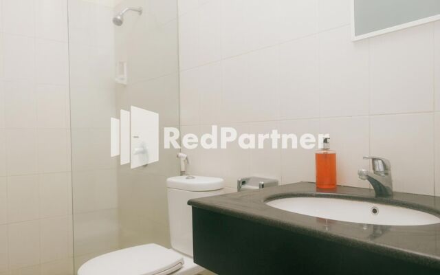 Pits Hotel RedPartner near Atom Mall