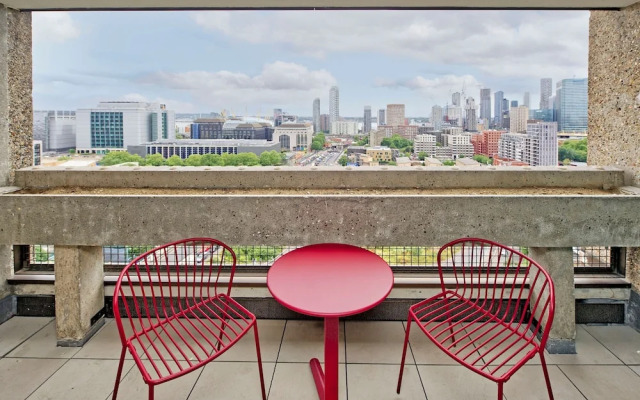 Sensational Two-bedroom Apartment in East London