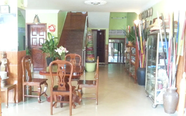 Chenla Guest House