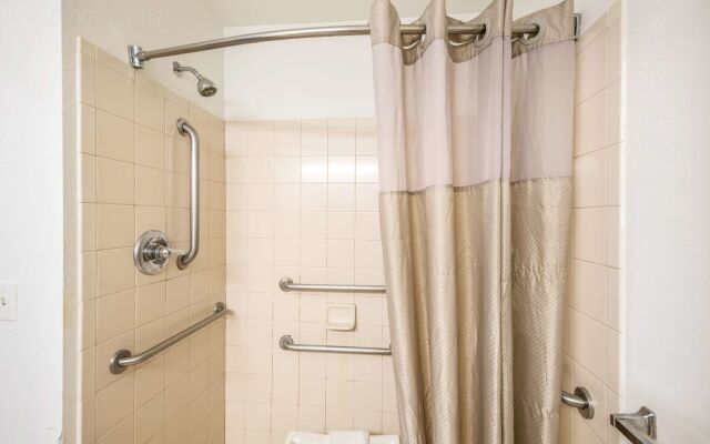 Americas Best Value Inn & Suites Brunswick