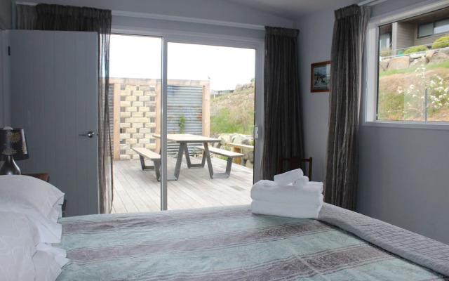 Mackenzie Apartments & Suites