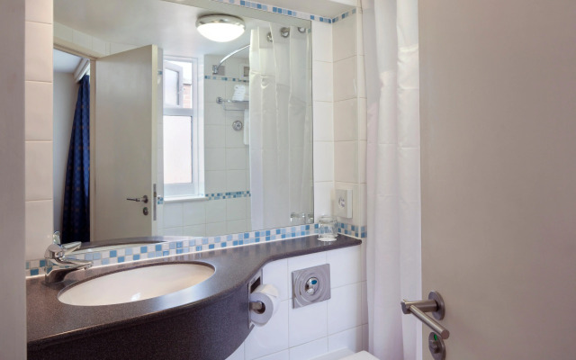 Holiday Inn Basingstoke by IHG