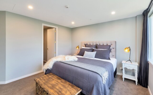 Luxe In The City w Two Car Parks