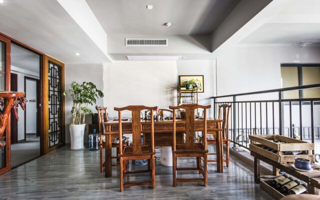 Jun Yue Man Ju Hotel