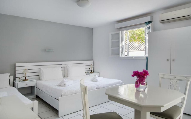 Zefi Hotel & Suites