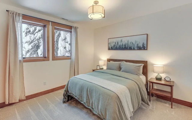 Ski-in/out Schweitzer Mountain Home in Sandpoint!