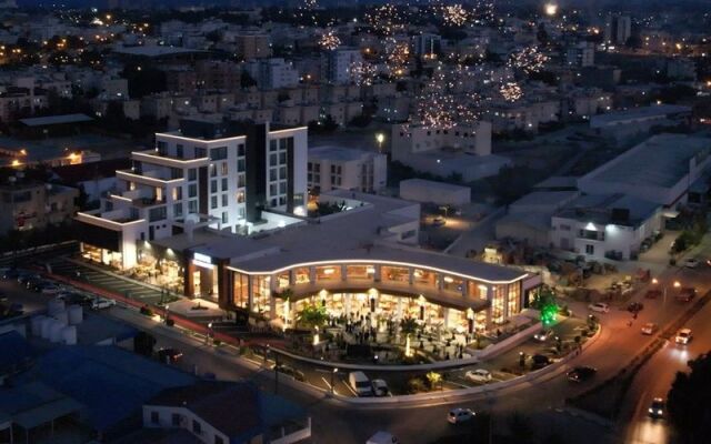 Ekor Elegance Hotel