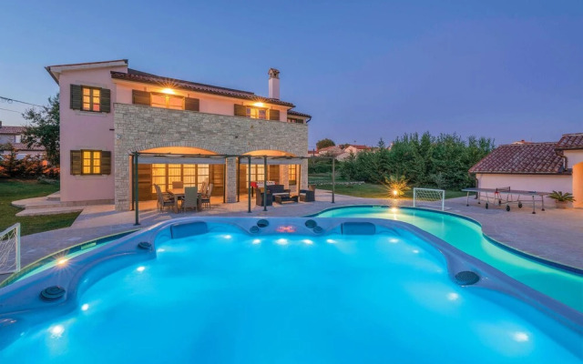 Beautiful Home in Valtura With Wifi and 5 Bedrooms