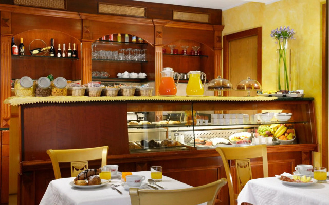 Hotel Tuscolana