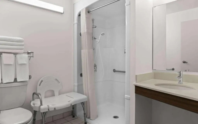 Days Inn - Steinbach