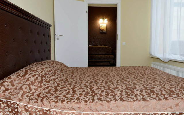 Apart-Hall