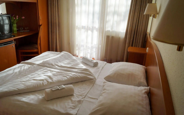 Korona Hotel Panzio