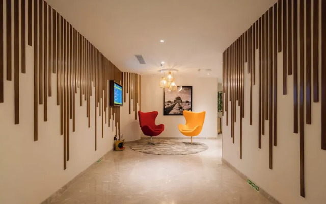 080 Transit Hotel T2