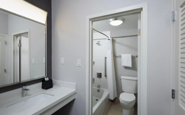 Courtyard by Marriott Denver Central Park