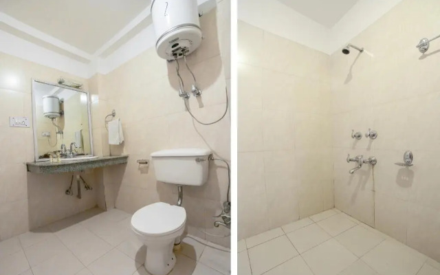 Oyo 74401 Aster Garden Suites