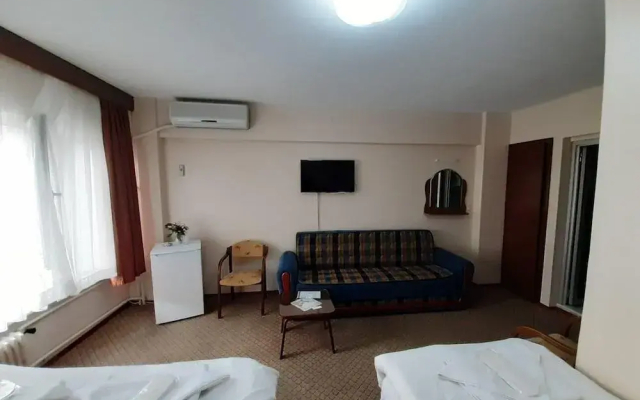 Hotel Cesmeli