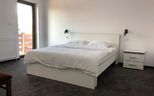 Pensiunea Casa Galbena