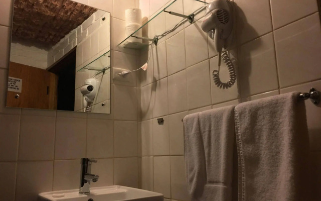 The Lookout Cave Underground Motel