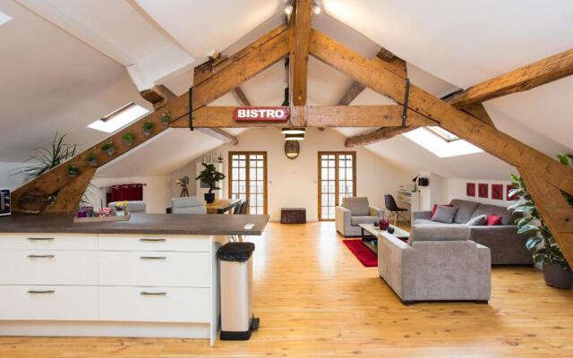 Big loft 107m2, 10min walk to Palais des Festivals