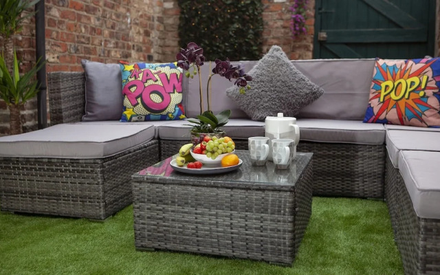 Riverside Walk House