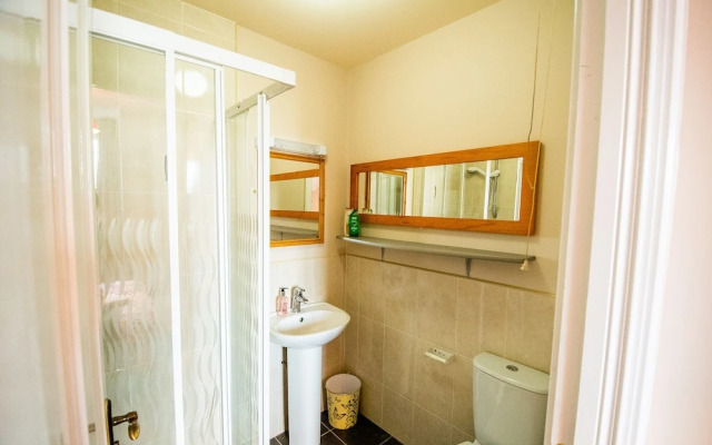 Modern Central Three Bedroom House