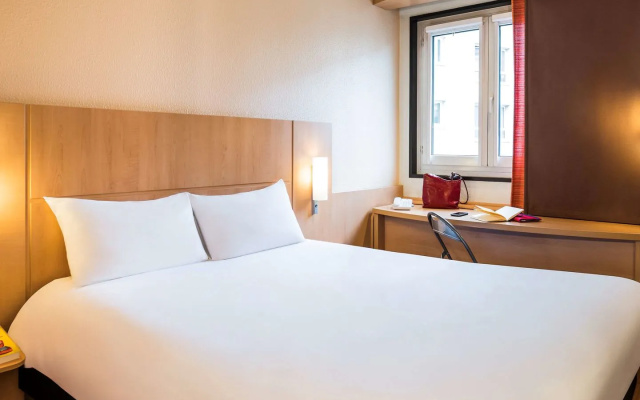 ibis Paris Pont De Suresnes