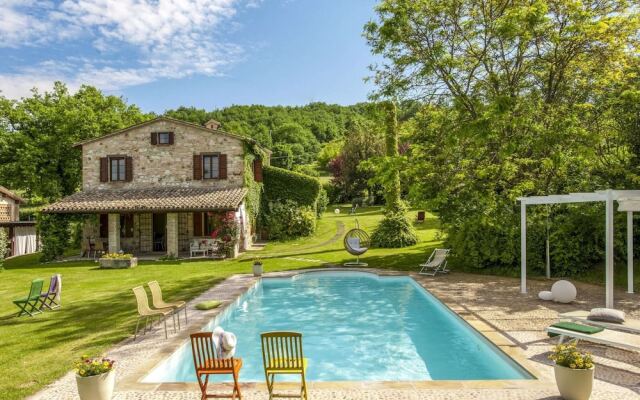 Marche Villa Close Culture