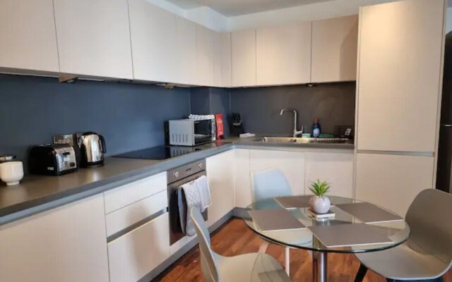 Modern 2 Bedroom Apt in Manchester City+En-Suite