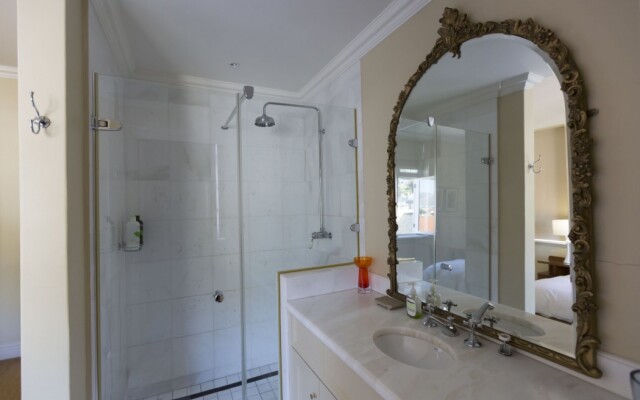 The Quays, Majestic Village