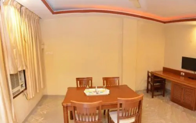 Hotel Raya's & Annexe 1