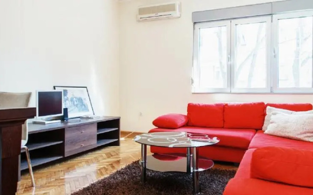 Botanical Garden Apartment