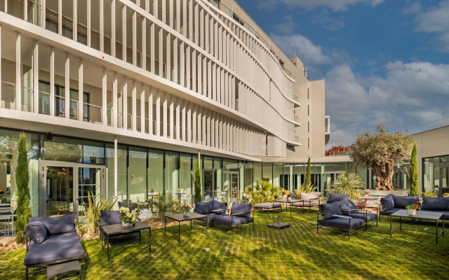 Golden Tulip Lyon Ouest Techlid Hotel & Spa