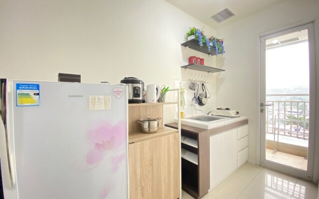 Comfy & Bright 1Br Apartment At Parahyangan Residence