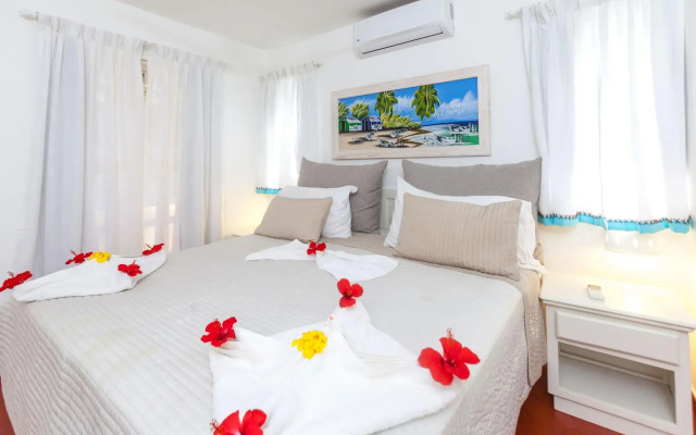 Los Corales Beach Village